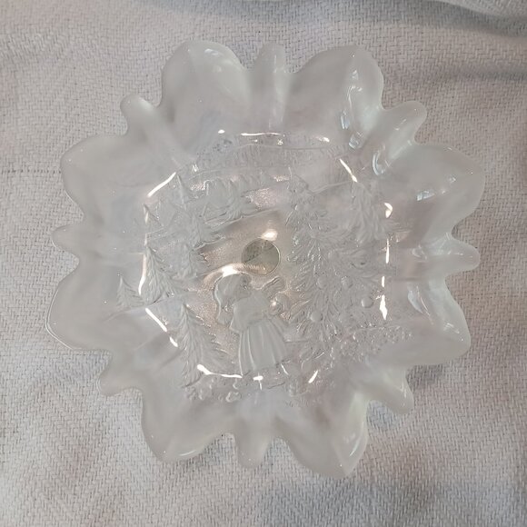 MIKASA Christmas Story Plate Footed Bon Bon 9 3/4" made in Germany - Picture 1 of 5